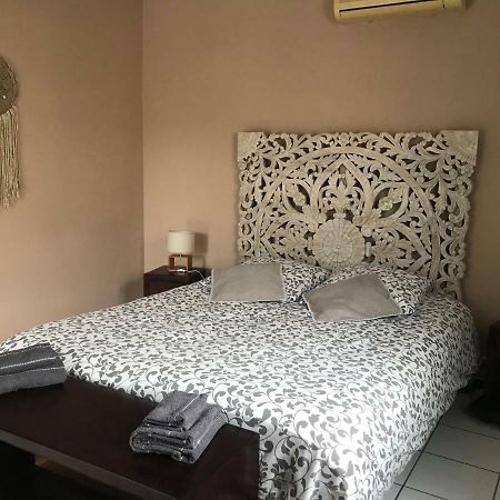 2 Chambres Avec Piscine Dans Maison Creole แซ็ง-ปีแยร์ ภายนอก รูปภาพ